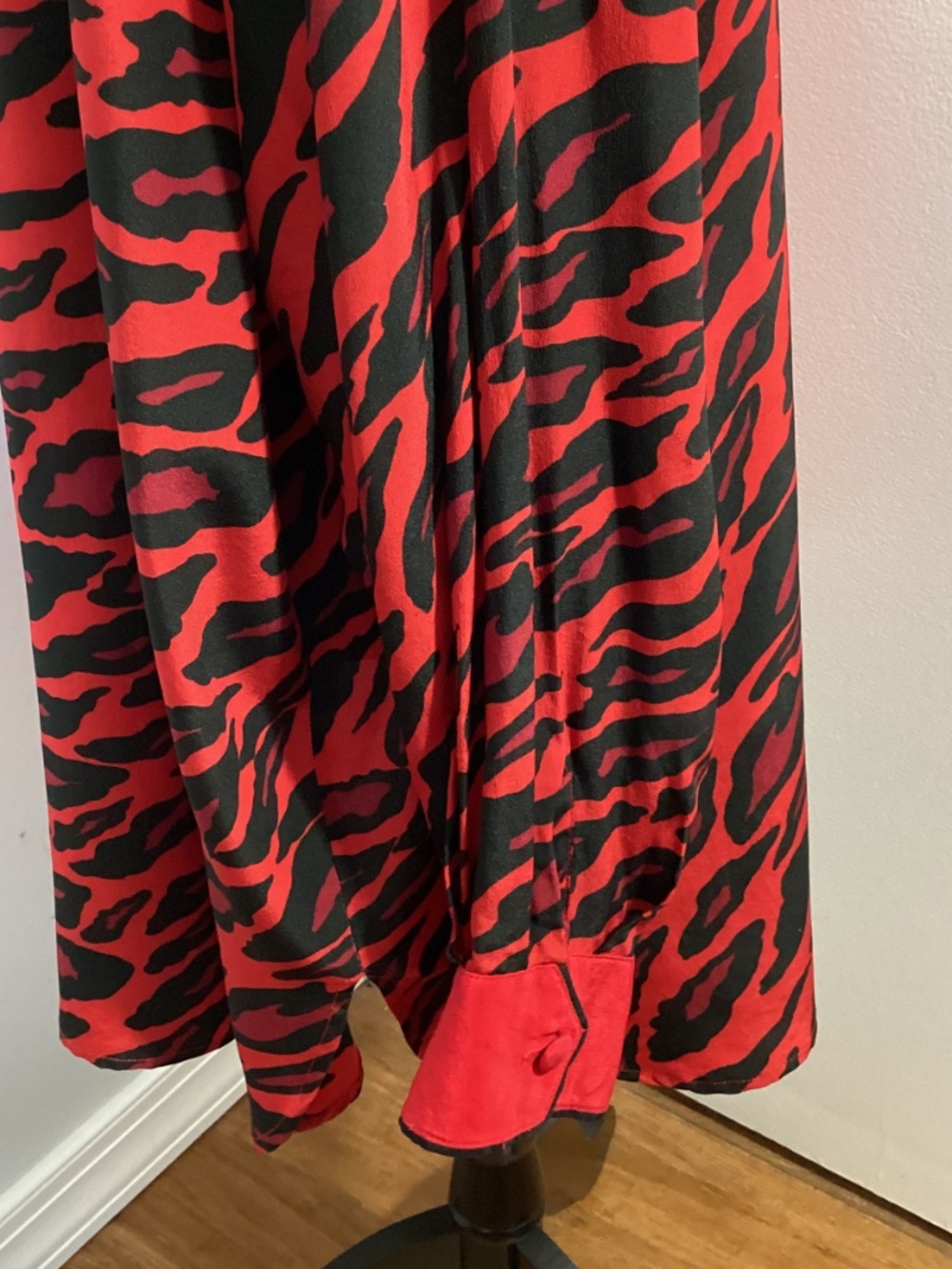 VTG BOB MACKIE WEARABLE ART 3X SILK RED BLACK BLOUSE ASYMMETRICAL ZIBRA PRINT - Picture 7 of 14
